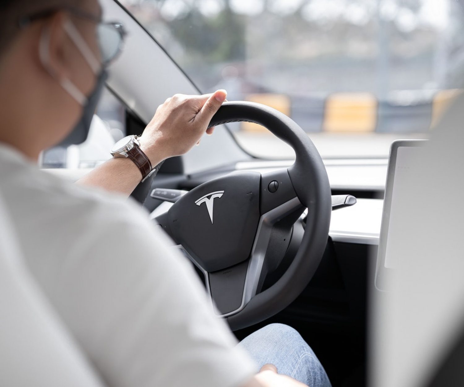 智慧住宅會成為未來空間設計的主流，這關乎我們的健康被智能所照顧，而很簡單的呼吸，過去我們可能都沒有深深思考到，在疫情兩年多後，人人都開始重視呼吸這件事情，當然我們無法決定我們外在生活環境的空氣品質，可是我們可以在我們居住的空間設計裡，讓其空間不只是空間設計，而是能更進化的照顧到我們的健康，在未來幾年間，智慧住宅將成為主流，而呈現在我們的空間設計裡，一天會有八個小時時間在居室裡，空間設計的進化很重要